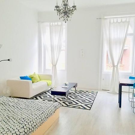 Bright And Cozy - City Center Apt Budapest Extérieur photo